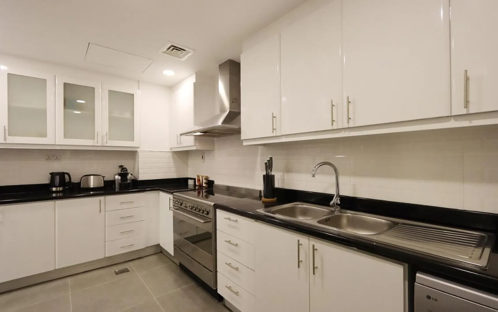 Livbnb- Homely 3+1 In Heart Of Jbr, Close To Beach Dubai 0*,  United Arab Emirates