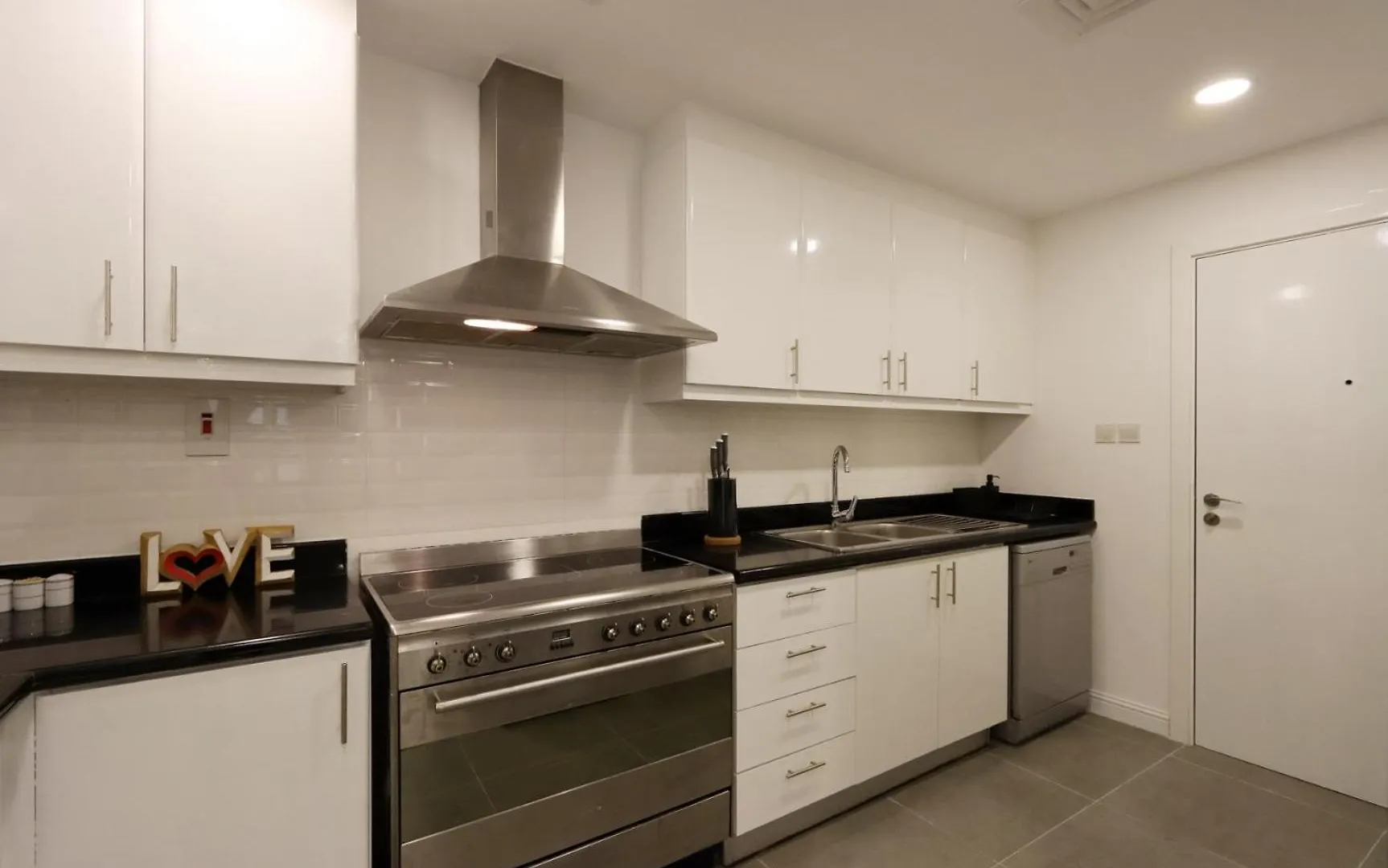 Apartment Livbnb- Homely 3+1 In Heart Of Jbr, Close To Beach Dubai